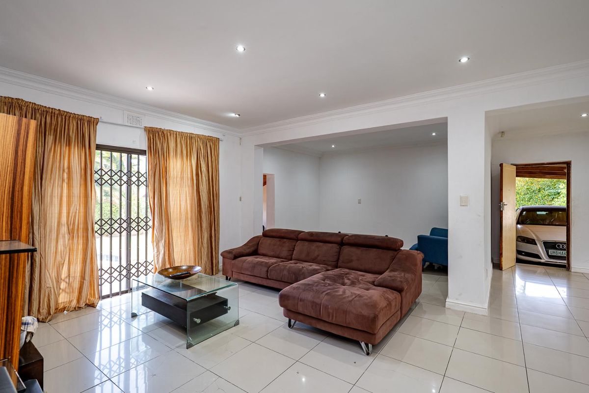 Discover this charming free-standing corner home nestled in the heart of New Germany, - Photo 3