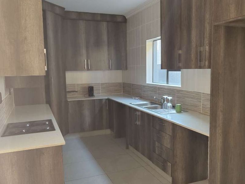 Townhouse for Sale in Newcastle. - Photo 2