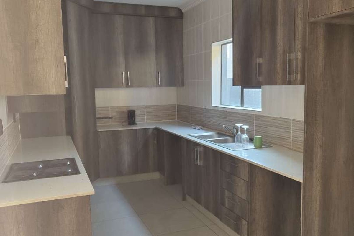 Townhouse for Sale in Newcastle. - Photo 2