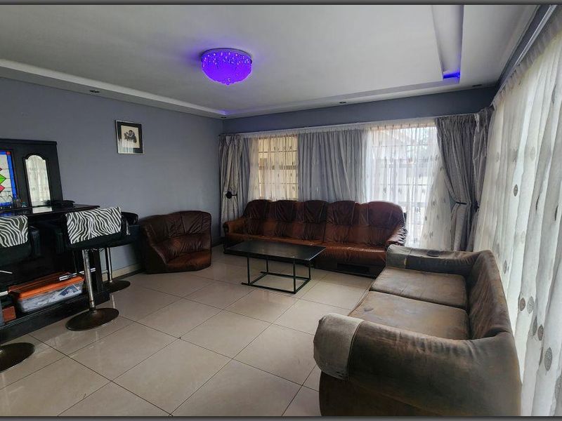 Modern spacious 3-Bedroom 2 bath family home for rental in White River - Photo 6