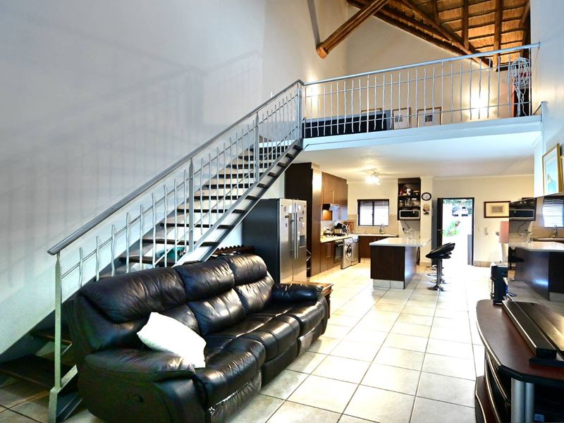 Stunning Two Bedroom Townhouse In Excellent Estate - Photo 10