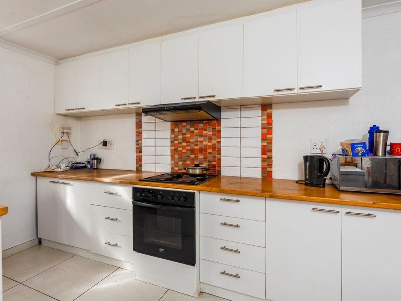 Cozy 3 Bedroom House. - Photo 3