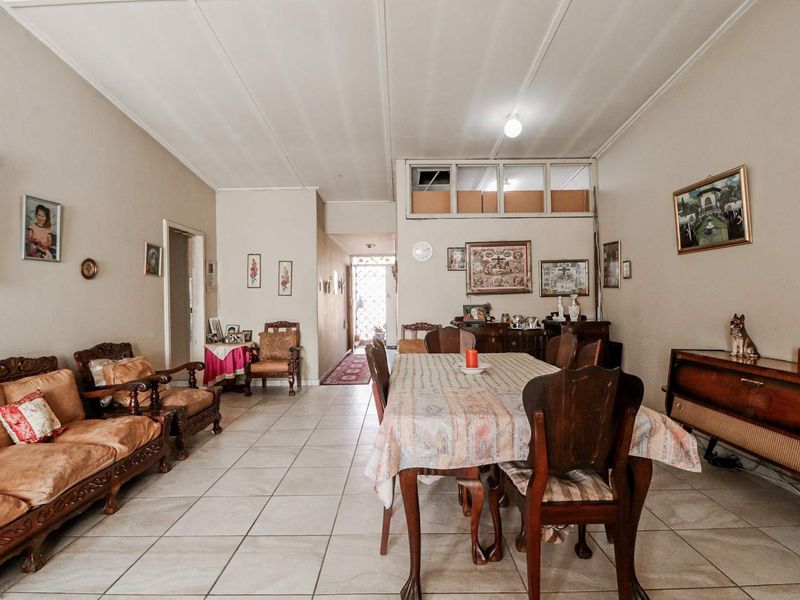 Spacious First Floor  3-Bed Apartment in Benoni CBD - Photo 8