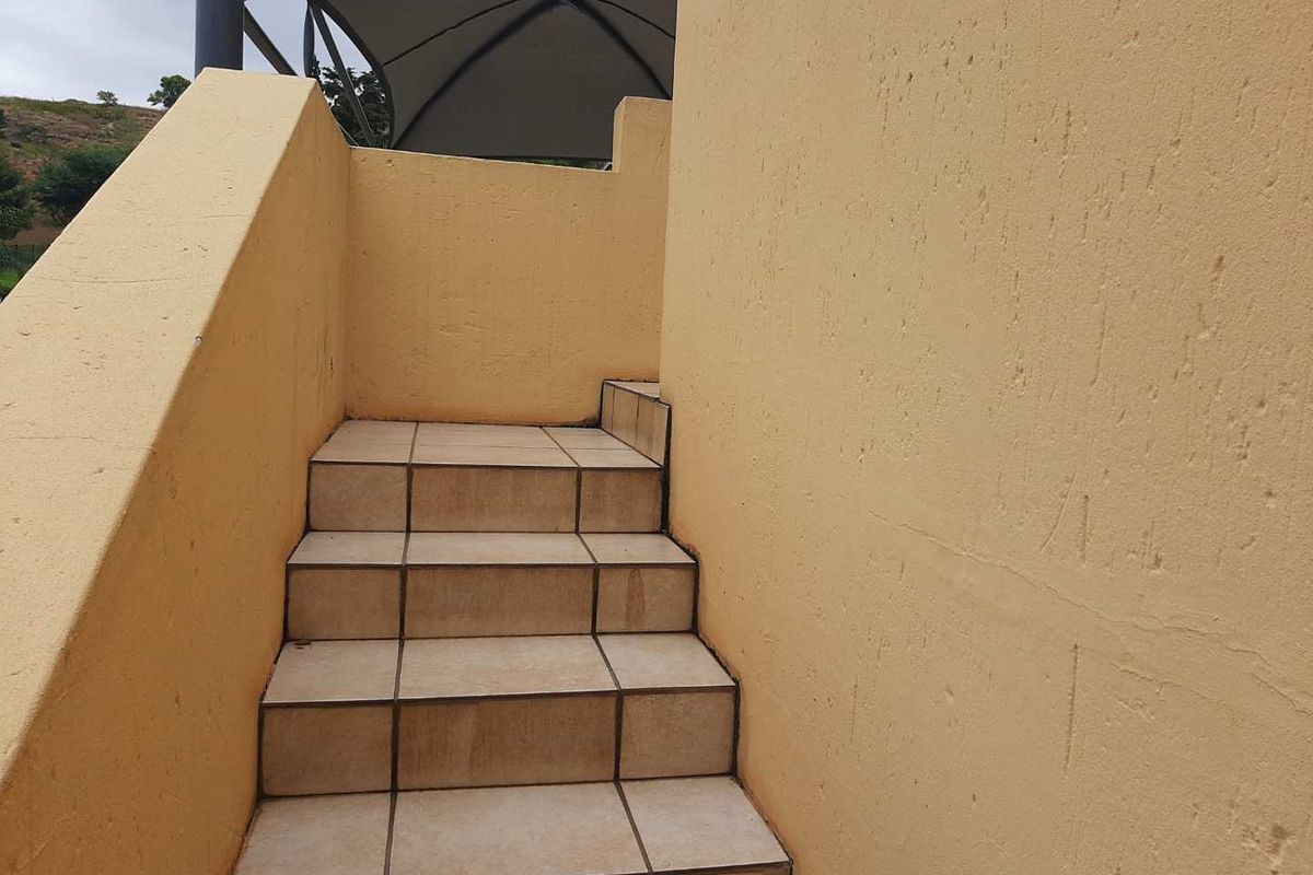 3 Bedroom Townhouse at Oakdene R1 350 000.00 - Photo 3