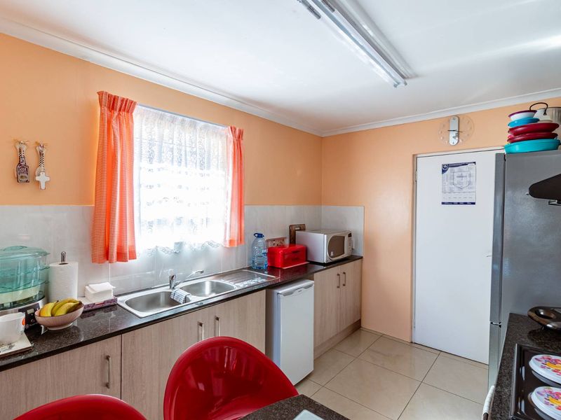 3 Bedroom Townhouse for Sale in Fairview - Photo 10