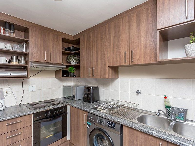 Estate Living Made Easy in Parklands - Photo 10