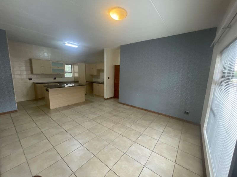UNFURNISHED TWO BEDROOMS BALCONY - Photo 7