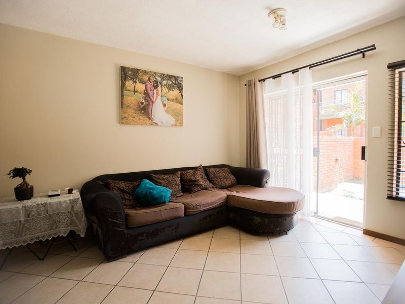 2 Bedroom Townhouse with a Private Garden - Photo 9
