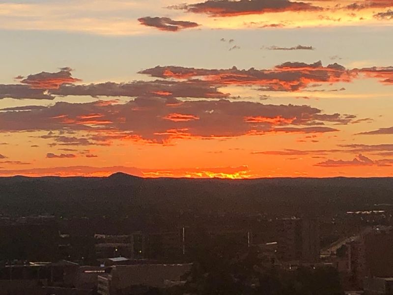 Luxury Hill 3 bedroom house with a view - Photo 5