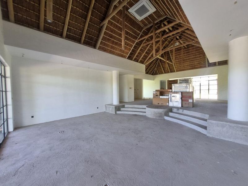 Six Bedroom Bespoke Home on Leadwood Big Game Estate - Photo 8