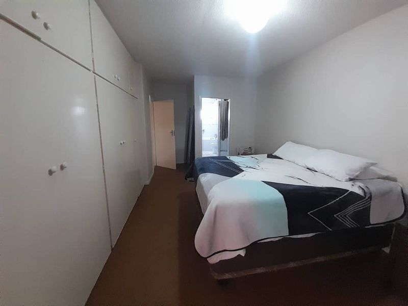 SPACIOUS APARTMENT IN A SAFE COMPLEX! - Photo 9