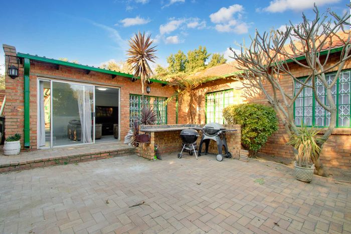 Property #2479872, Townhouse For Sale in Wilgeheuwel