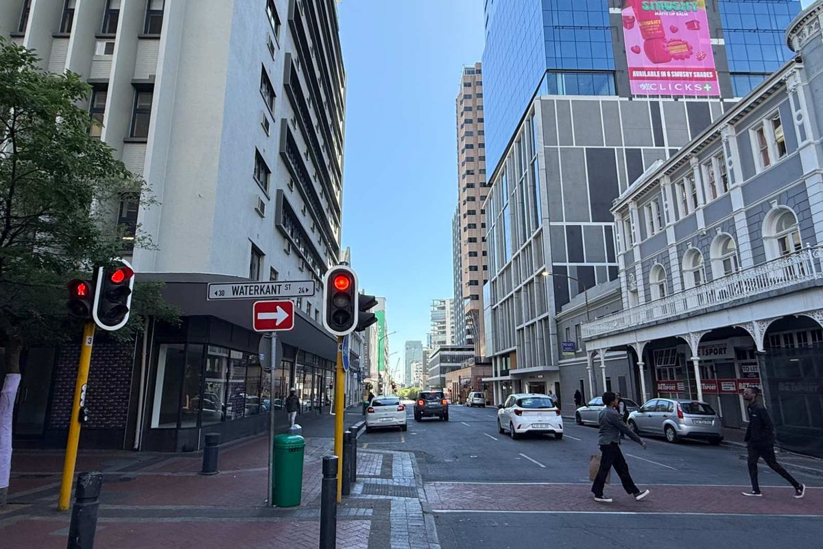 180m2 corner retail unit to let - Photo 3