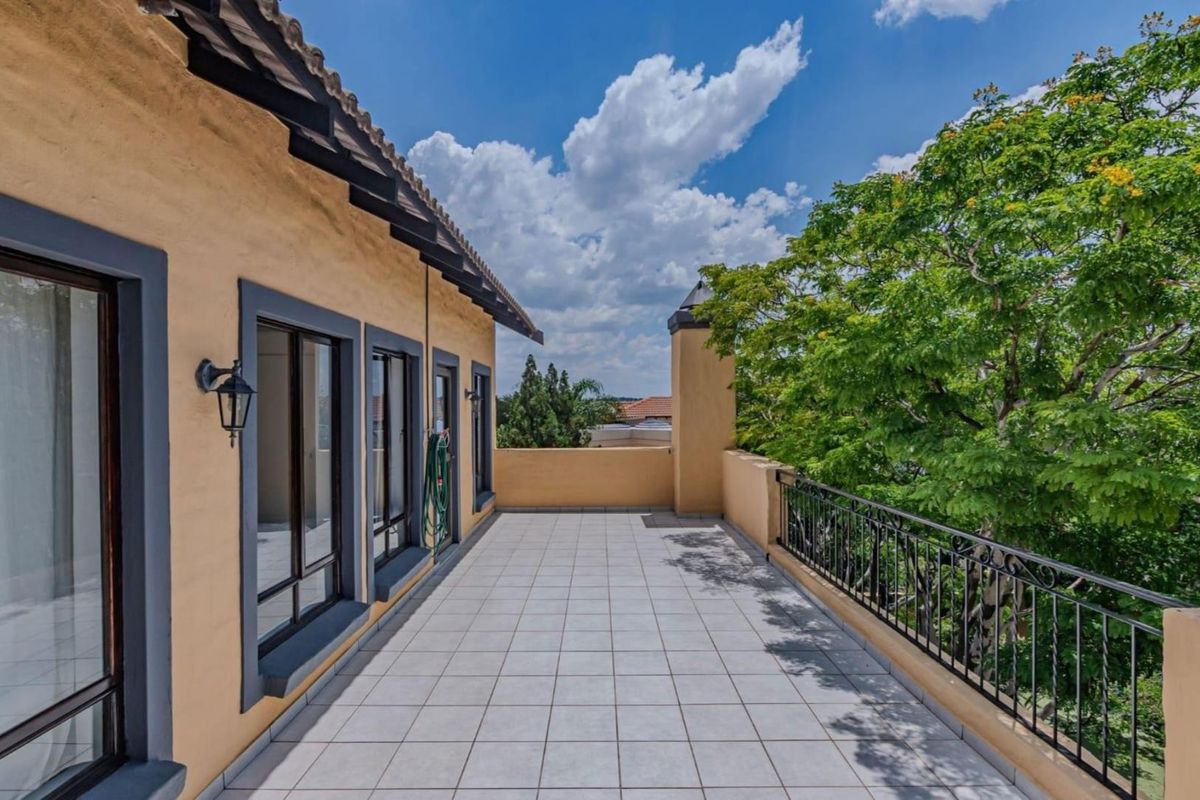 House For Sale in Blue Valley Golf Estate, Centurion - Photo 3