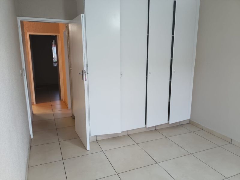 2 Bedroom first floor, with spacious/private balcony in great Complex - Photo 5