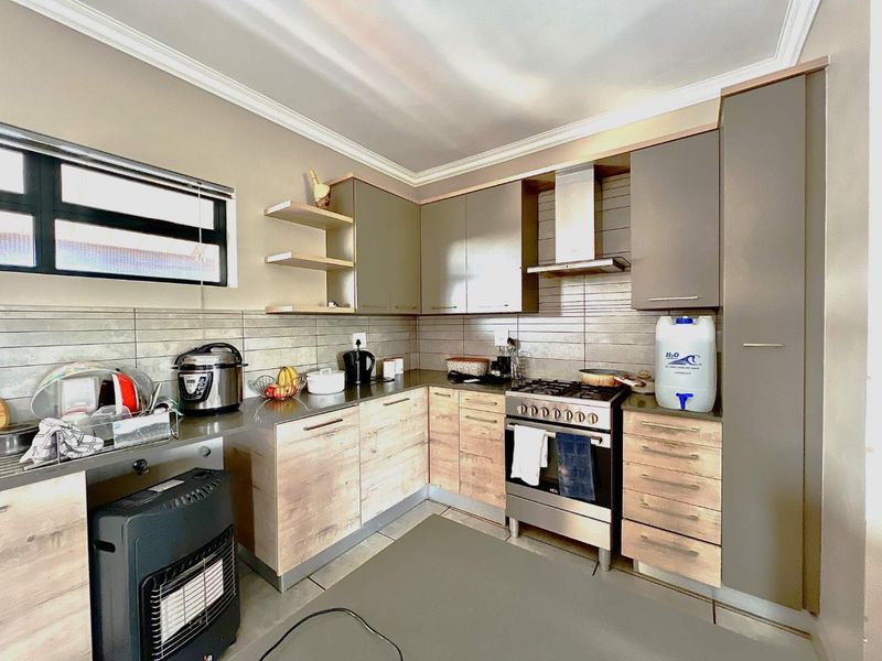 Apartment in Six Fountains Estate - Photo 3