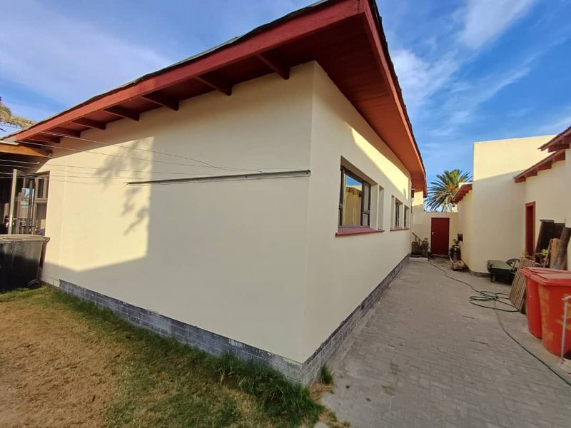 RENOVATORS DREAM! - Photo 8