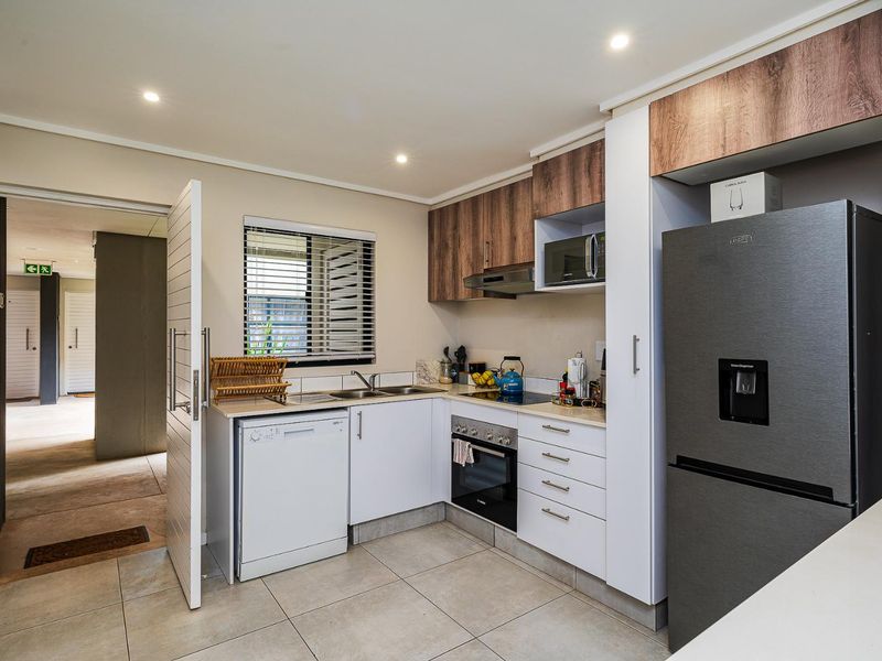 COTSWOLD FENNS | 2 BEDROOM 1 BATHROOM GROUND FLOOR APARTMENT TO LET - Photo 2