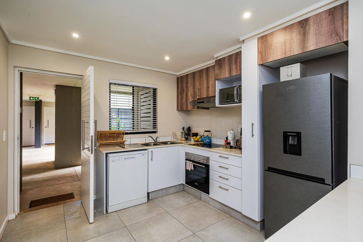 COTSWOLD FENNS | 2 BEDROOM 1 BATHROOM GROUND FLOOR APARTMENT TO LET - Photo 2