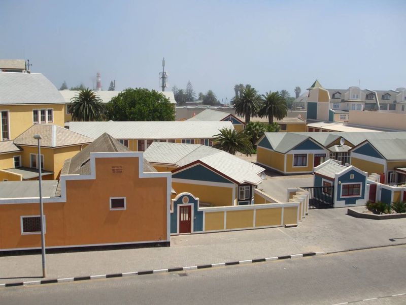 Spacious Apartment in CBD - Photo 3