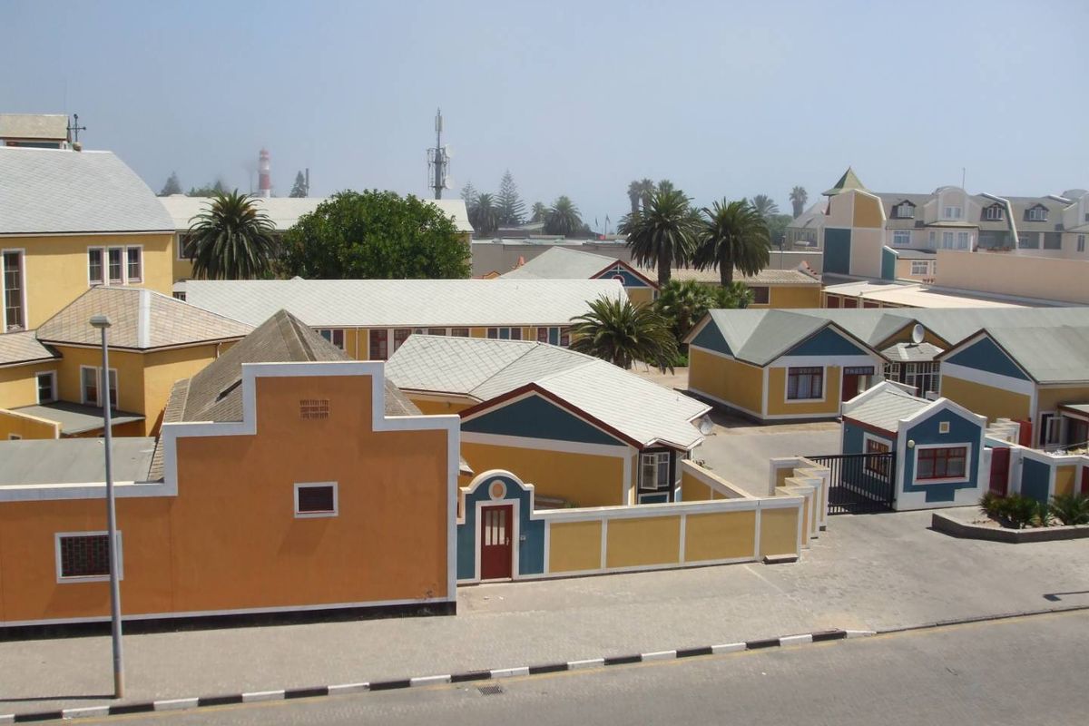 Spacious Apartment in CBD - Photo 3