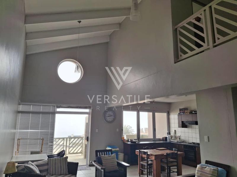 Penthouse Apartment with beautiful ocean views - Photo 7