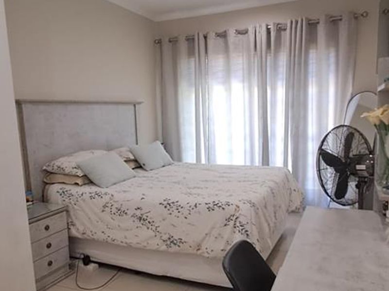 "Exquisite Bassonia Gem: Dual Homes, Unmatched Security!" - Photo 8