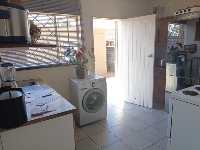 Spacious Home to own - Photo 7
