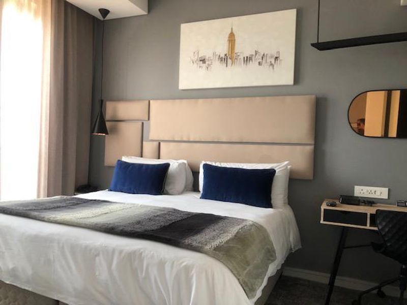 Upmarket 1 bed apartment in Sandton CBD - Photo 7