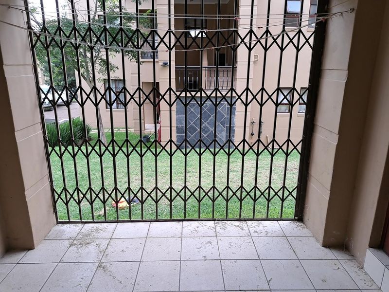 2 Bed 2 Bath Groundfloor Unit - Photo 4