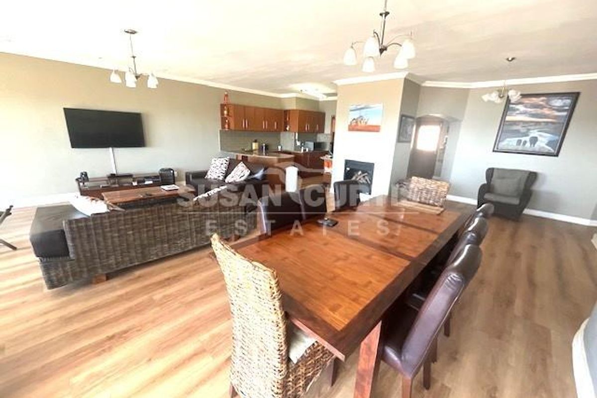 Seafront Penthouse - Photo 4