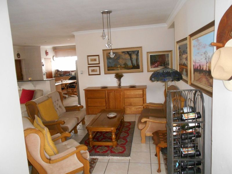 OWN YOUR DREAM WITH THIS LOVELY 4 BEDROOM FAMILY HOME!! - Photo 8