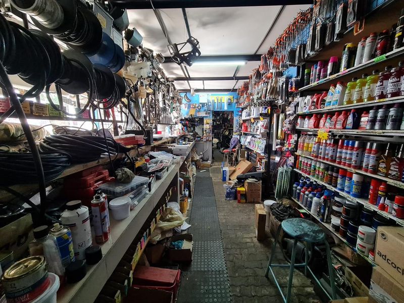 Storage, Style, and Security: Your Ideal Space Awaits - Photo 9