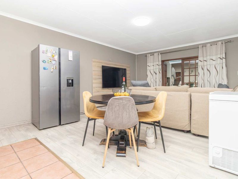 *where luxury and style compliment health and outdoor living* - Photo 5