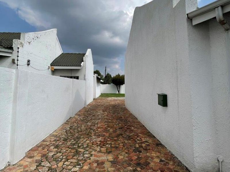 Modern Elegance Meets Comfortable Family Living - Photo 6