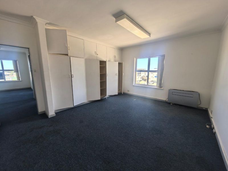 Business space to let in sort after Newton Park - Photo 6