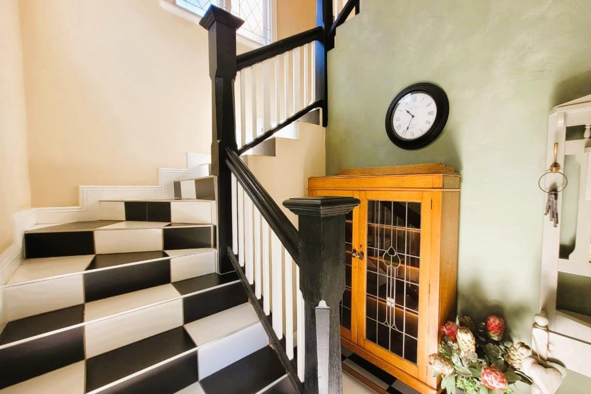 **Exceptional Investment Opportunity: Dual Maisonettes + Granny Flat** - Photo 2