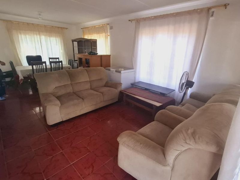 Charming 3-Bedroom Home in Desirable Shallcross - Photo 5