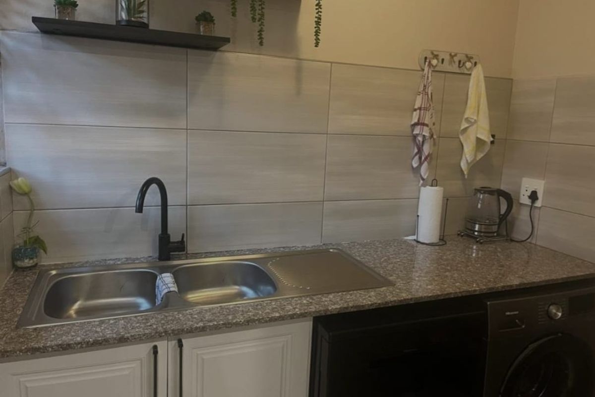 3 Bedroom Townhouse For Sale in Pretoria North - Photo 5