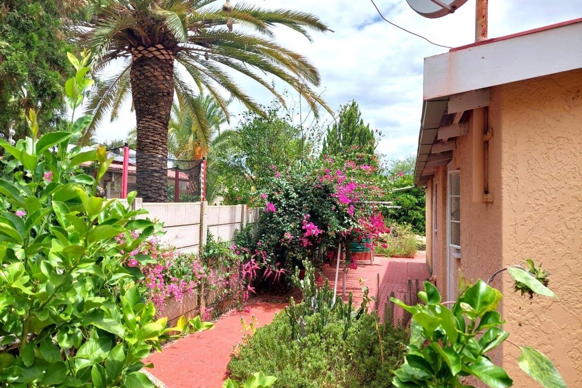 Below Valuation | 3 Income Units | Erospark Corner Property | N$ 5.85m - Photo 5