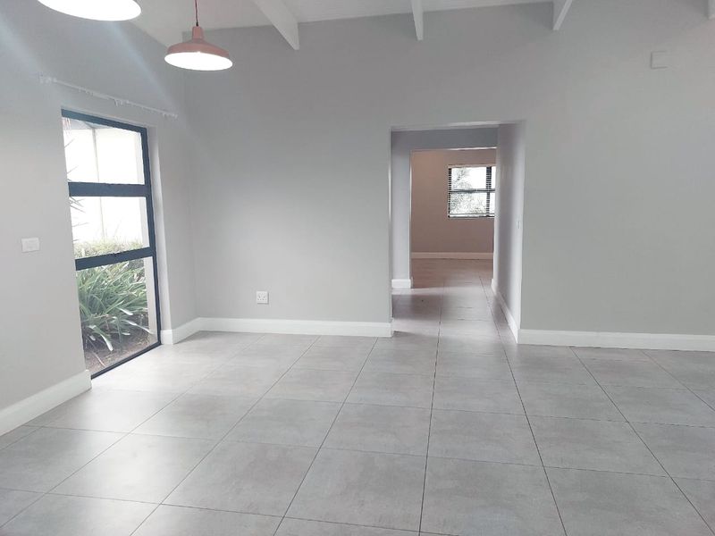 Beautiful Home for Rental in Palm Lakes Estate - Photo 10