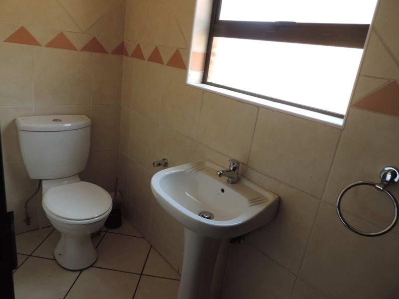 3 Bedroomed Pet friendly duplex for rent in Florentia - Photo 10