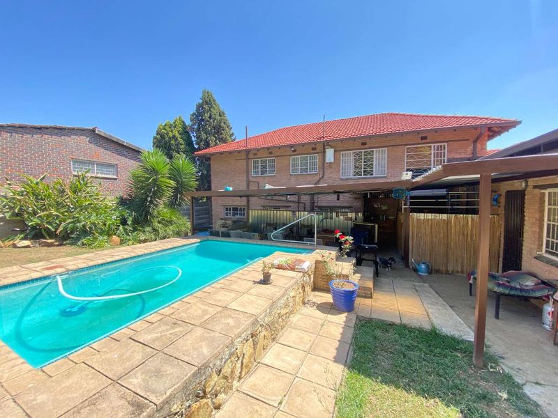 Value Beyond Belief - Home Plus 2 Flatlets - Photo 1