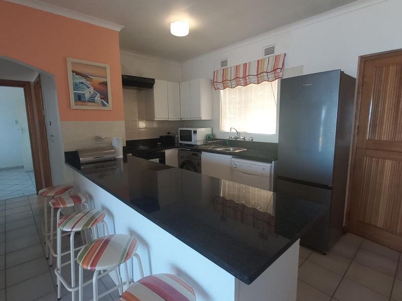 Live Above the Waves in Style - Photo 3