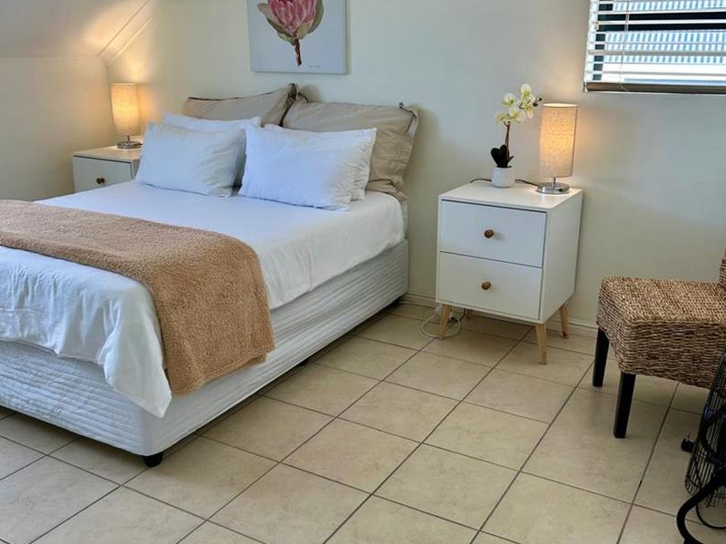 Furnished 2-Bed Apartment in Secure Hermanus Coastal Estate - Photo 10
