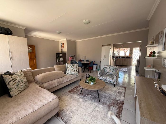 Property #2479317, Townhouse Rental Monthly in Waverley