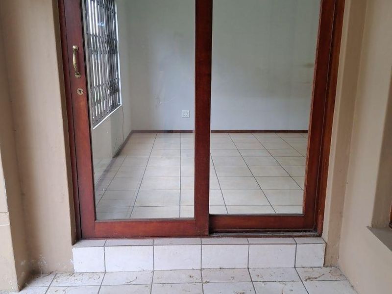 2 Bed 2 Bath Groundfloor Unit - Photo 5