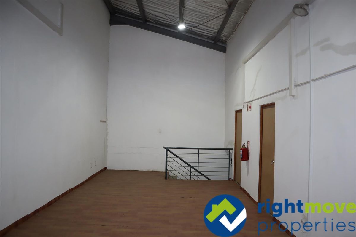 Easily accessible from the highway - Photo 2