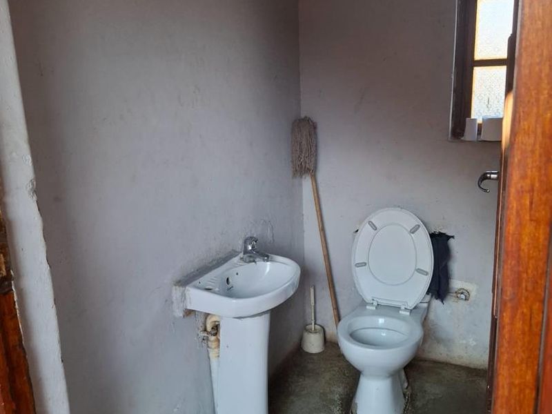 5 bedrooms house for sale in Soshanguve gg - Photo 9