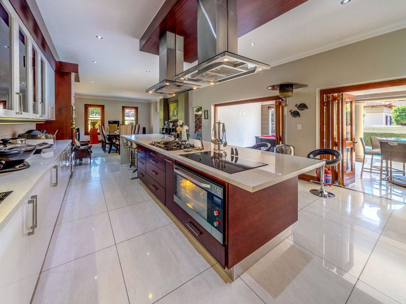 Privacy & Prestige! Stunning 5-Bedroom Home in Faerie Glen's Prime Leeuwberg Estate - Photo 4